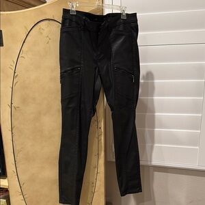 White House Black Market sz 10 Black Faux Leather Pants with Zipper Details
